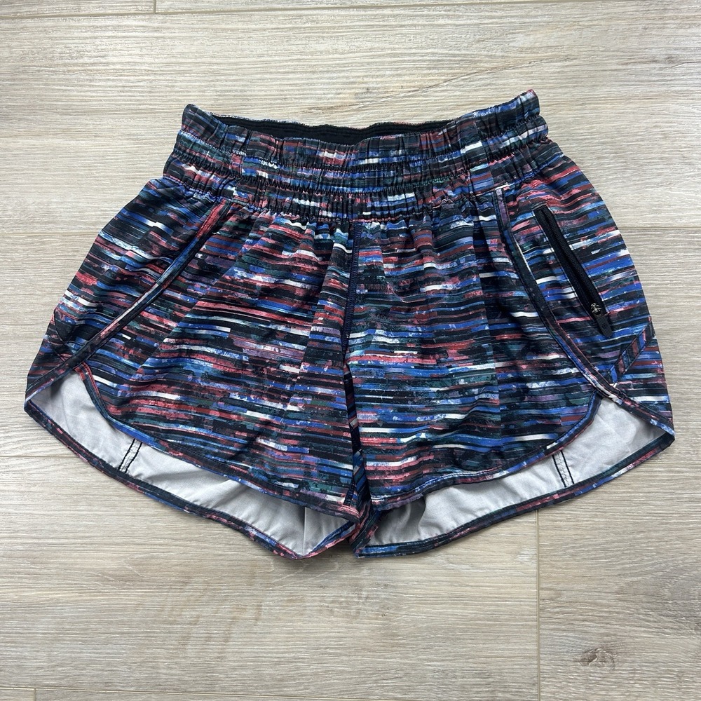 Lululemon Size 6 Low Rise Tracker 4" Short V Hinshu Alpine White Multicolor